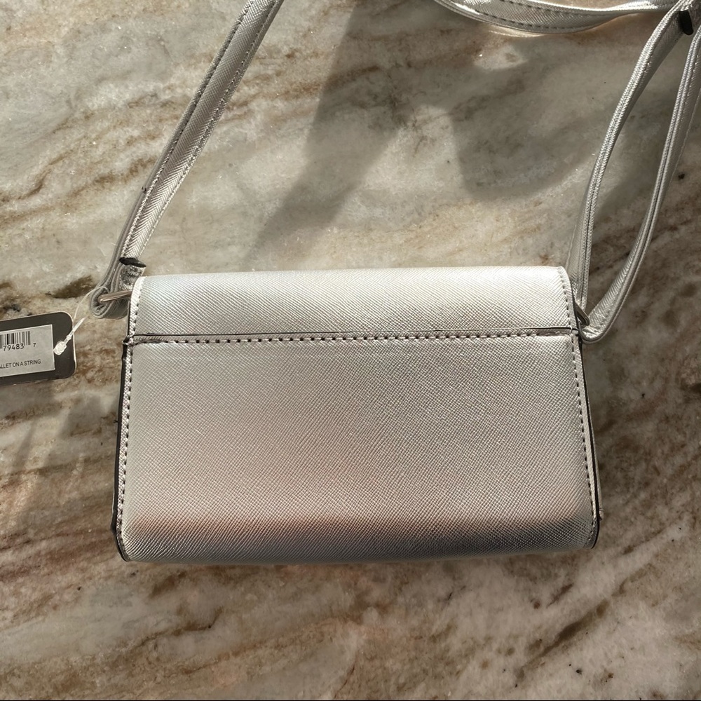 Guess clutch NWT